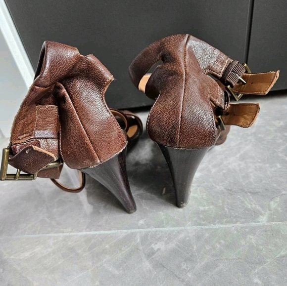 Nine West Heels 7.5 - Picture 2 of 3